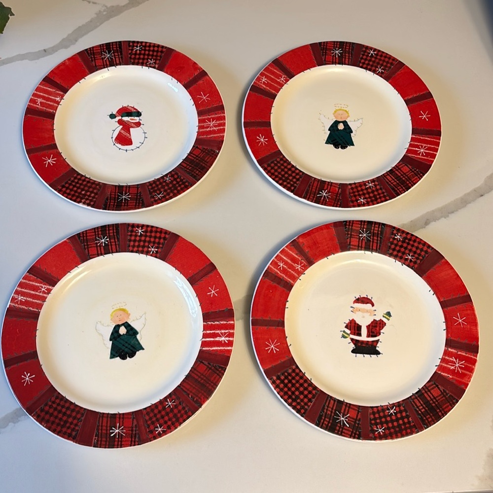 A set of 4 Christmas plates